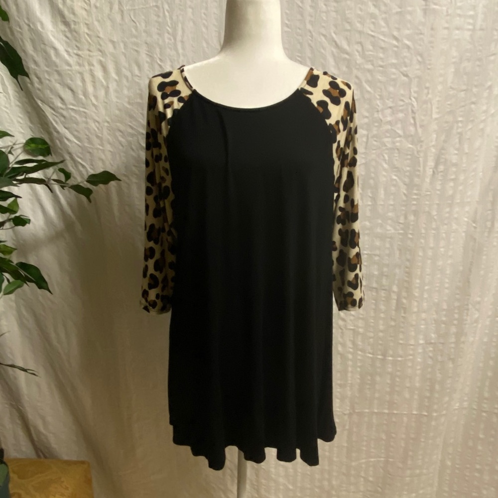 Leopard print top